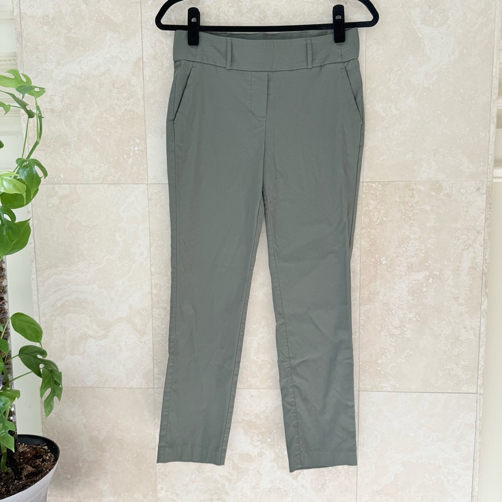 Simply Vera Vera Wang Sage Green Flat Front Straight Leg Trousers Small